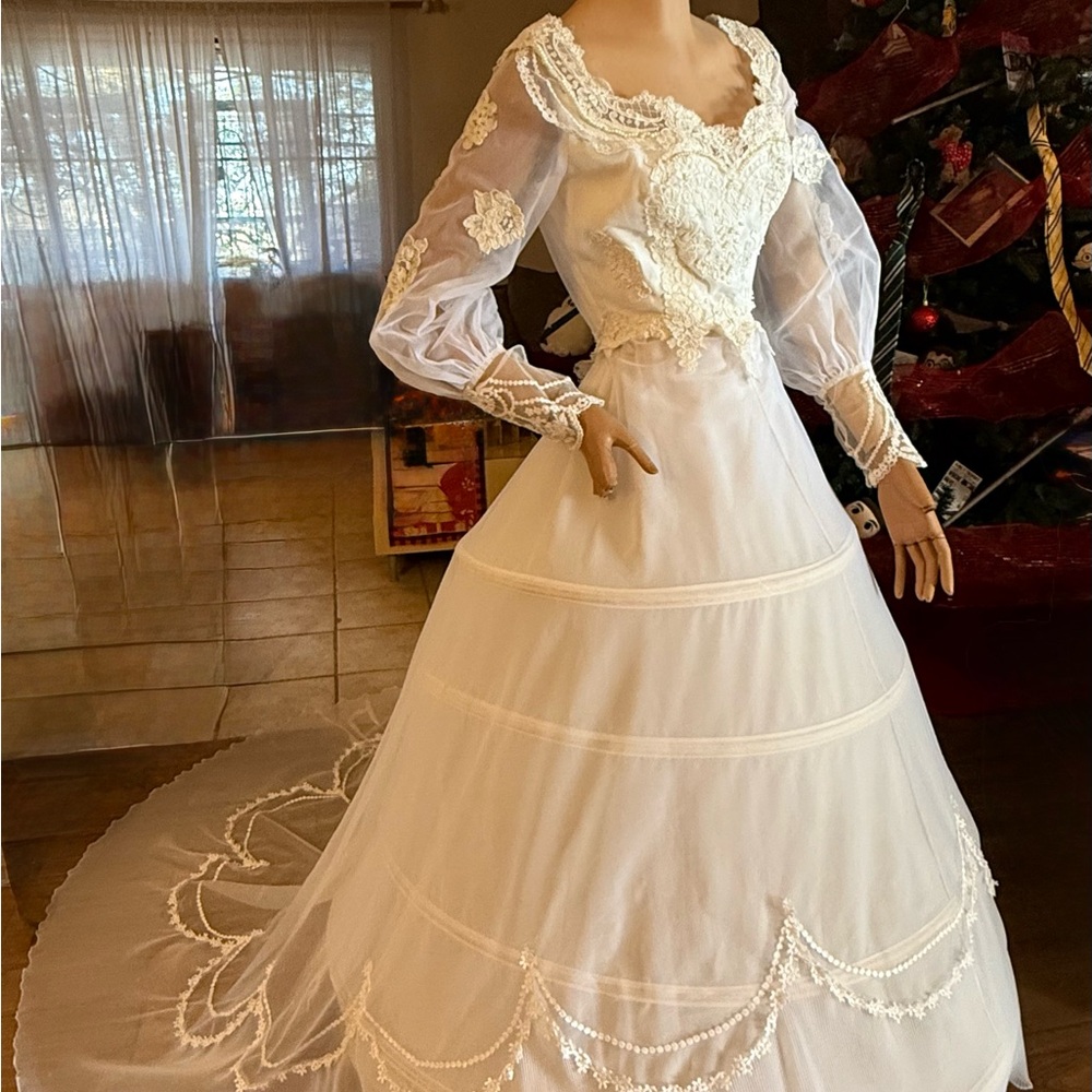 Vintage Union-Made Lace Wedding Dress – Restoration / Costume / Design Piece